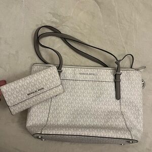 Matching Michael Kors purse and wallet set